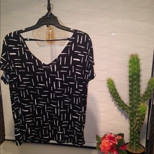 80s patterned V neck